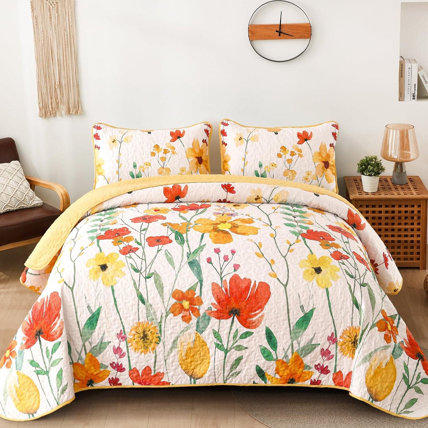 Anibedding Yellow Quilt Set King Size Yellow Floral Reversible Bedspread Soft Microfiber Lightweight King Size Quilt Bedding Sets Reversible Coverlet for All SeasonKing 104x90
