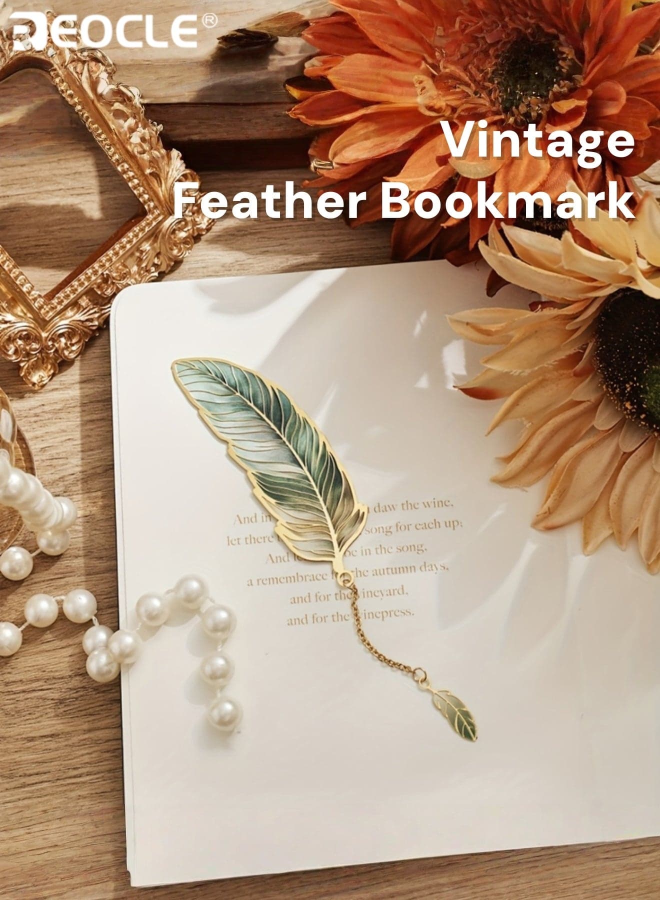 Vintage Feather Bookmark with Bronze Metal Design and Chain Pendant Detail Elegant Book Accessory with Literary Theme for Readers Writers Gift