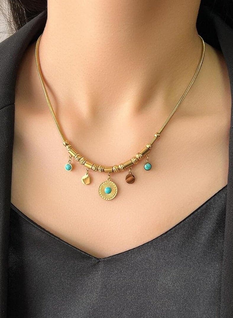 Elegant Women’s Necklace Made Of Stainless Steel Coated With Gold In A Modern And Chic Design