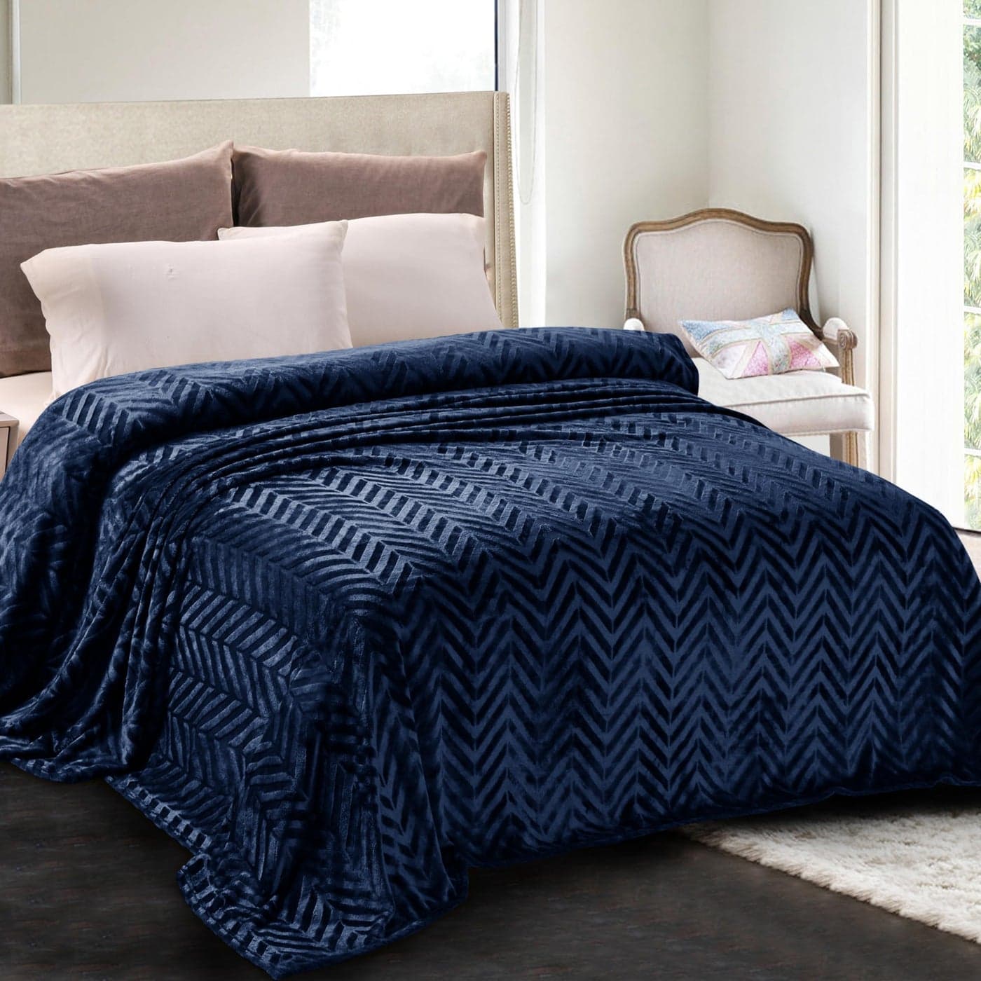 Whale Flotilla Flannel Fleece Queen Size Bed Blanket Lightweight Breathable Soft Bedspread Plush Fluffy Coverlet Chevron Design Decorative Blanket for All Season 90x90 Inch Navy Blue