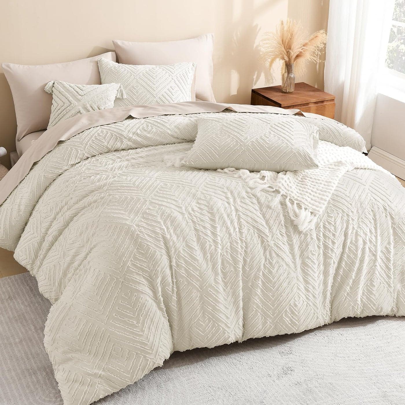 Litanika California King Comforter Set Beige 3 Pieces Cream Tufted Boho Farmhouse Bedding Comforter Sets Lightweight Fluffy Comforter Bed Set for All Season 104x96In Comforter and 2 Pillowcases