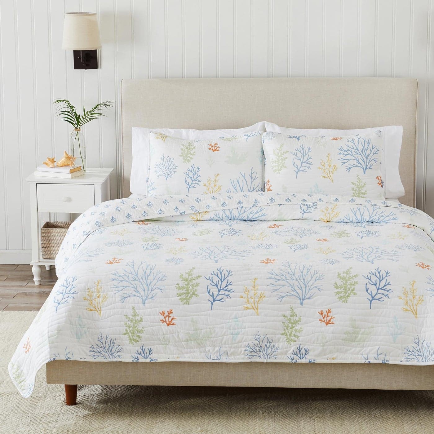 Full Queen Coastal Quilt Bedding Set Summer Coastal Quilt with Shams Beach 3Piece Reversible All Season Bedspread Quilt Set Lightweight Nautical Quilted Coverlet Maldives Collection Coral