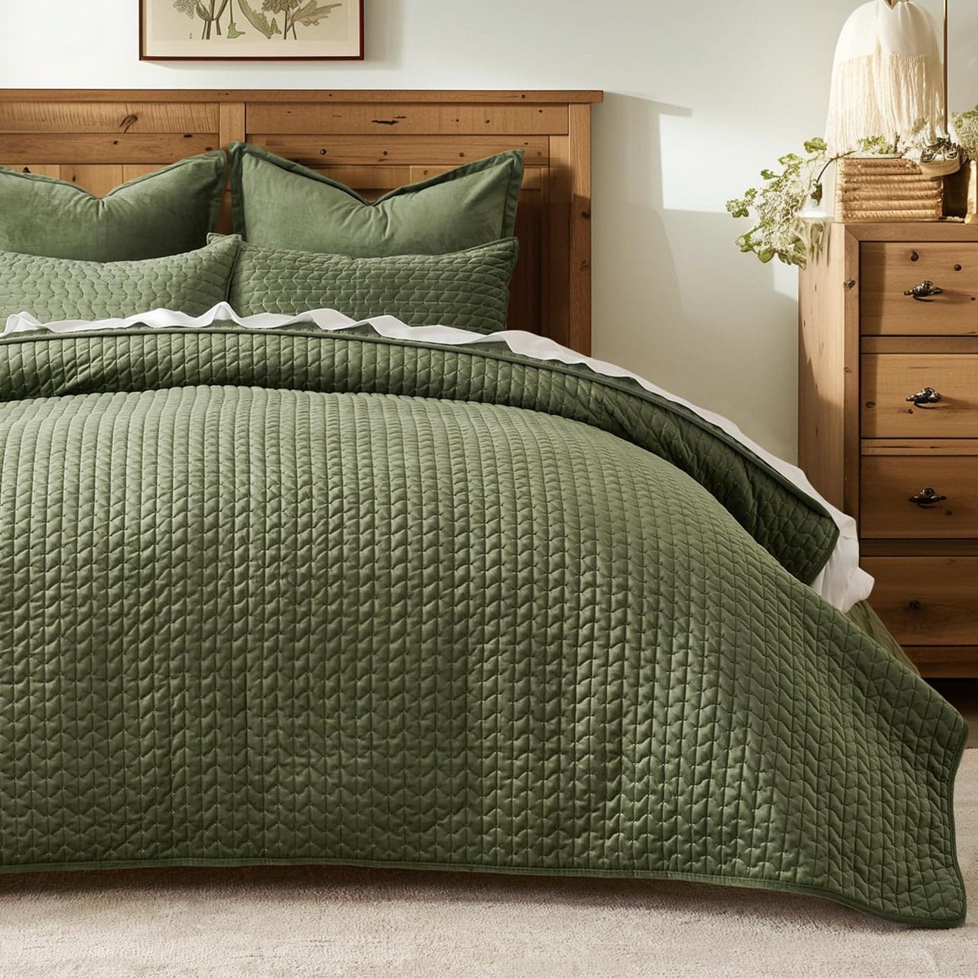 EVERGRACE Luxury Velvet Quilt Set King Size 3 Piece Soft CrossStitch Velvet Comforter Set with Pillow Shams Lightweight Coverlet Bedspread Bedding Set for All Seasons Loden Green