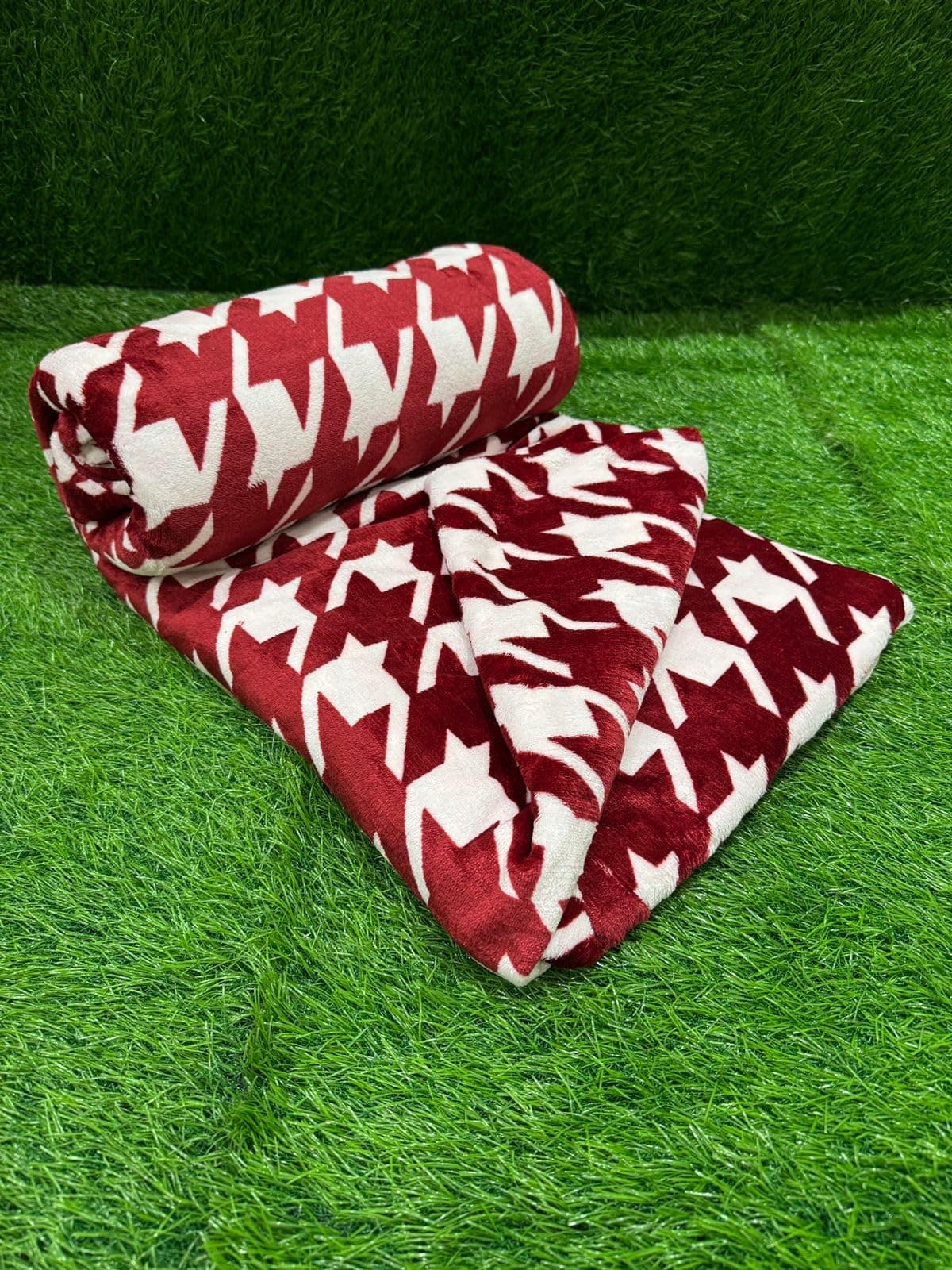 Furnistitchs Premium Flannel Velvet Warm Duvet Cover/Comforter Cover/Rajai Cover/Blanket Cover/Quilt Cover King Size 90x100 inches - Woollen Fabric (Red Herring, Double 90x100)
