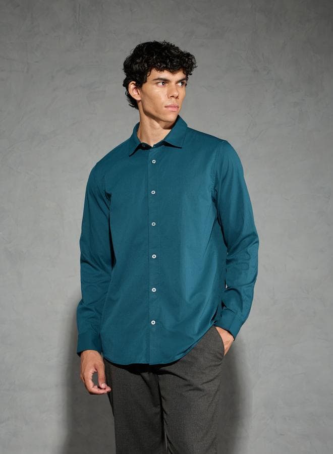 Solid Spread Collar Buttoned Shirt