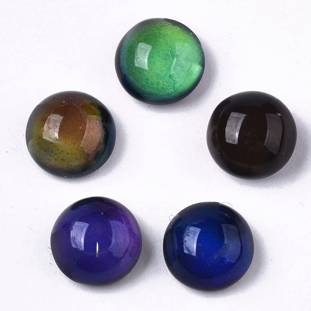 Craftdady 100pcs 8mm Half Round Crystal Glass Mood Cabochons Temperature Sensing Color Changing Flat Back Cabochon Bead Charms for Pendent Jewelry Craft Making