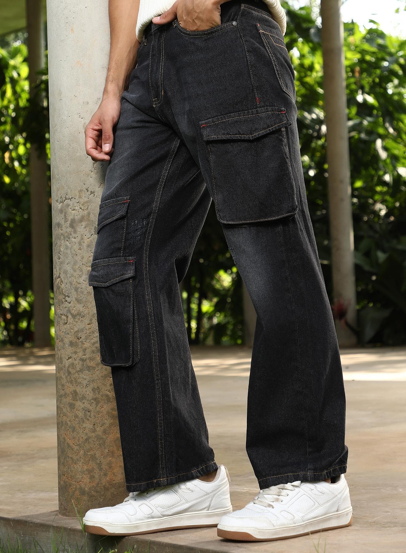 Men's Charcoal Black Washed Straight-Leg Denim Jeans
