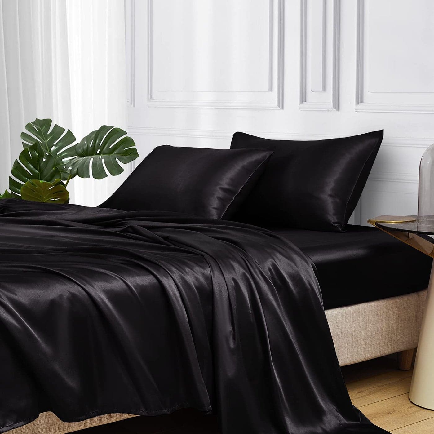 MRHM Satin Bed Sheets Full Size Sheets Set 4 Pcs Silky Bedding Set with 15 Inches Deep Pocket for Mattress Full Black