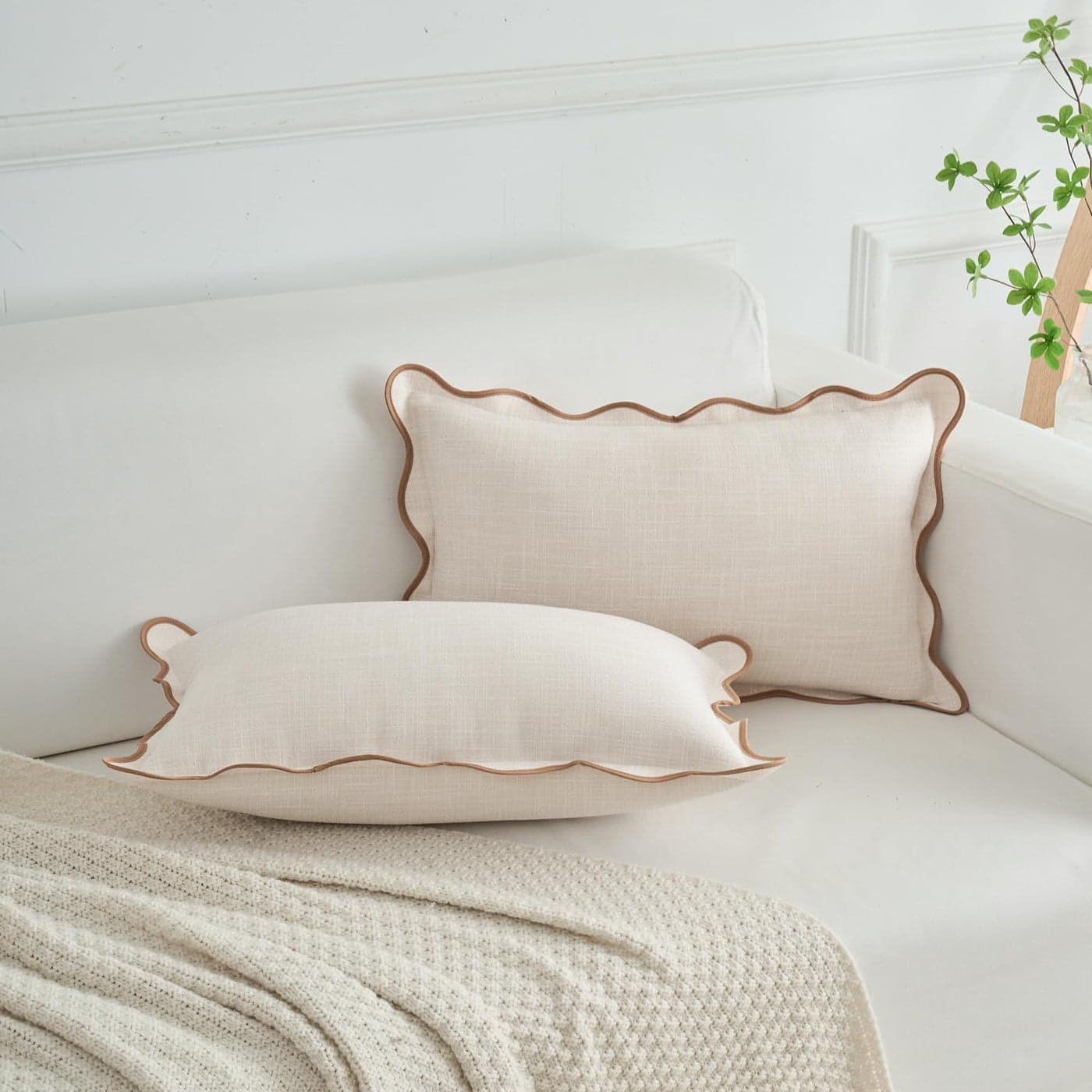 Mayler Yee Scalloped Throw Pillow Covers Set of 2 for Living Room Cotton Linen Boho Sytle Decorative Home Beige Brown Edge 12x20 Inch