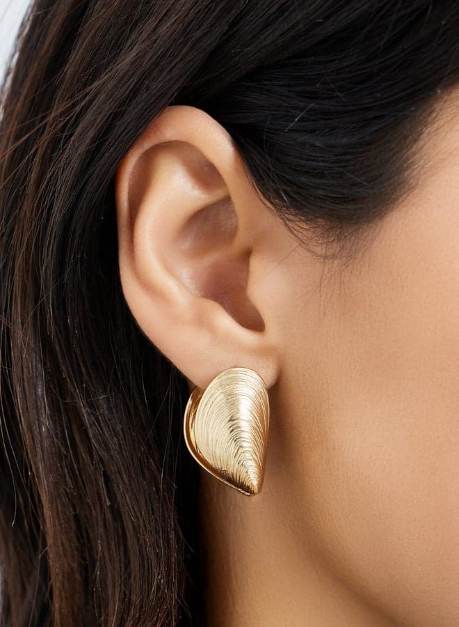 Golden Clam Shell Stud Earrings