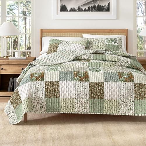 Great Bay Home Lodge Quilt Set 3Piece FullQueen Size Rustic Bedding Set Lightweight AllSeason Reversible Bedspread Floral Grid Brown