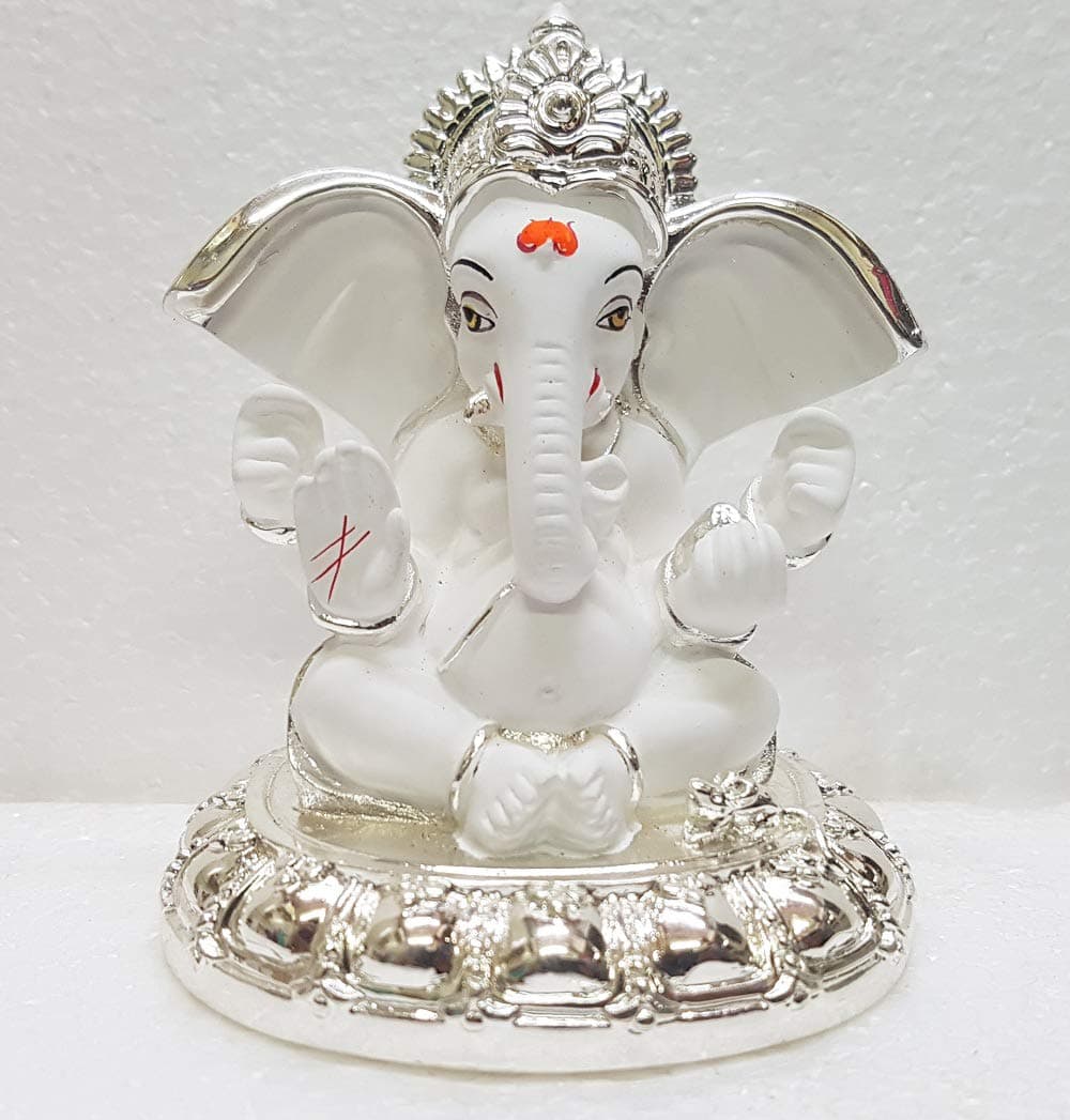 Gold Art India Ceramic Ganesh Idol For Car Dashboard Ganesha Murti Ganpati Idol For Home Decor Puja Lord Ganesh Statue Gift For Office Desk Puja Room Figurine, 8x7x7 cm, Silver, Idol