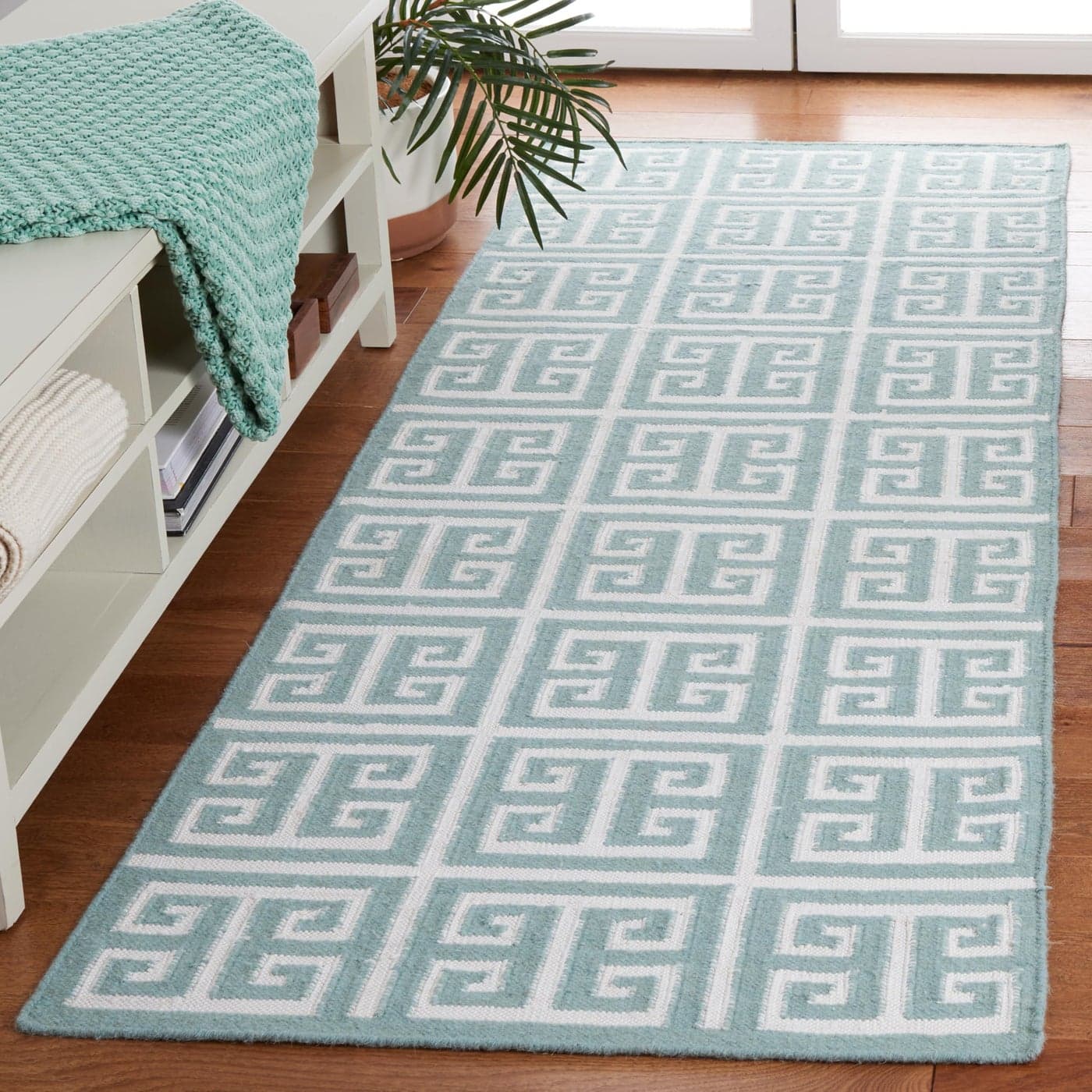 SAFAVIEH Dhurries Collection 26 x 7 BlueIvory DHU626A Handmade Flatweave Premium Wool Banana Silk Runner Rug