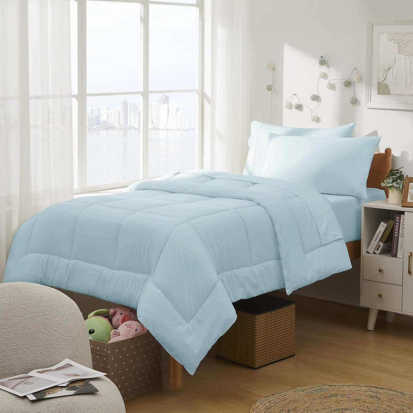 Dorm Room Essentials College Bedding Comforter Set 5 Piece Twin XL Size Bed in a Bag for College Students Boys and Girls Twin XL Aqua
