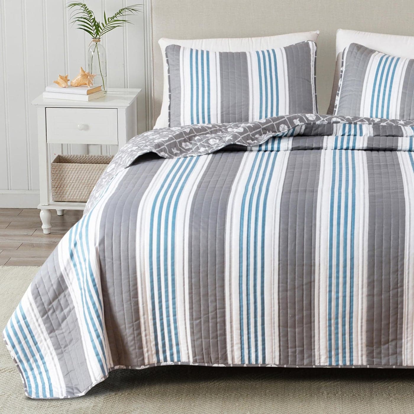 St Croix Coastal Quilt Bedding Set 3Piece Reversible All Season Bedspread with Shams Lightweight Nautical Quilted Coverlet BlueGrey