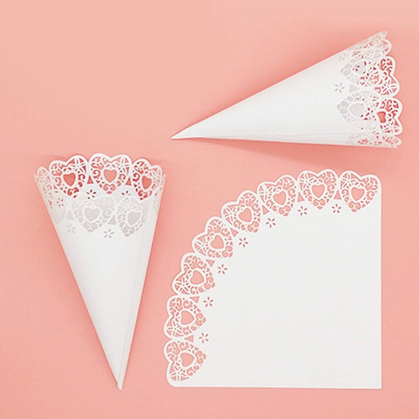 102PCS Wedding Cones Hollow Confetti Cones Laser Cut Hollow Heart Pattern Confetti Lace Paper Cones Bouquet Candy Gift Boxes Chocolate Bags for Party Wedding Favor White
