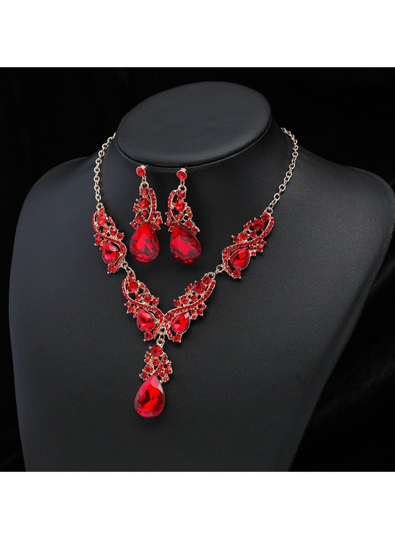 New Exaggerated Necklace Earrings Red Set Vintage Jewelry, Elegant And Light Luxury Clothing Accessories For Festivals And Anniversaries