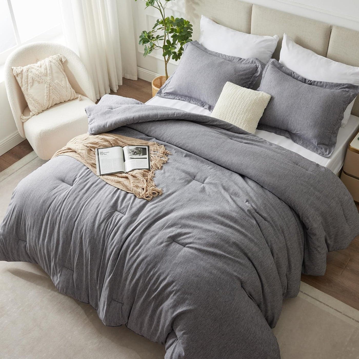 CozyLux Queen Comforter Set 3 Pieces Grey Soft Luxury Cationic Dyeing Queen Comforter for All Season Gray Breathable Lightweight Fluffy Bedding Sets with 1 Comforter and 2 Pillow Shams