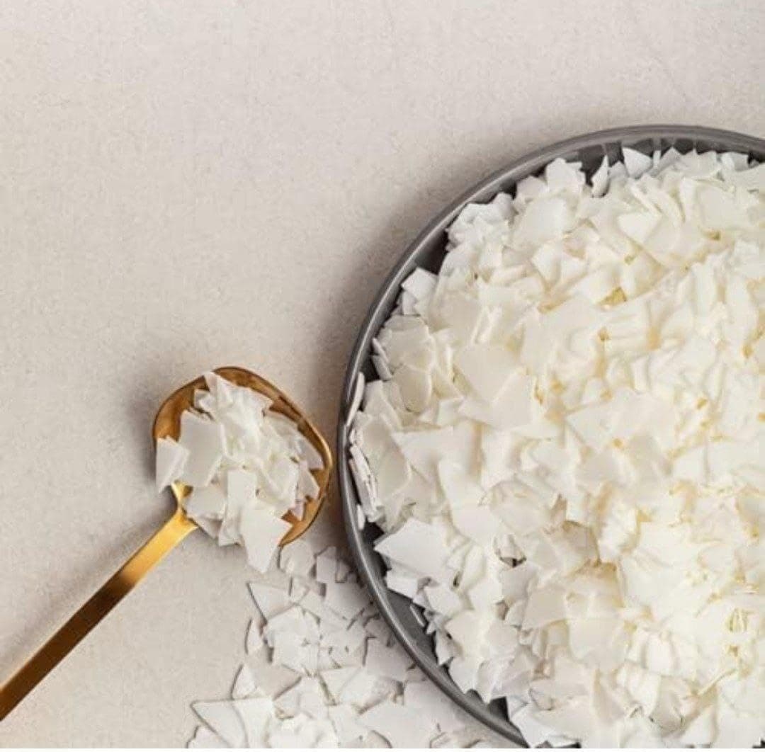 Amvi Candles100 Pure and Natural Soy Wax Flakes for Candle Making SOYA Wax Use as Fragrance and Aroma Candle DIY Container Candle Making 1Kg Soy Wax Flakes