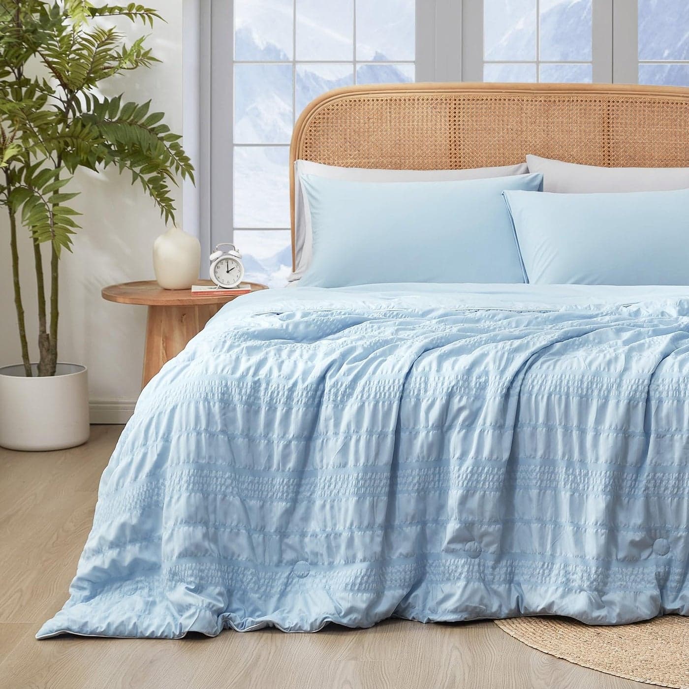 Cozy Bliss Seersucker Cooling Comforter King Size QMax 04 Reversible Lightweight Cooling Blanket Breathable Silk Smooth Summer Bedding Quilt for Hot Sleepers Night Sweats Cold Blue