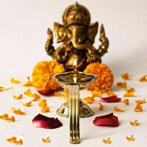 Klassic Home Decore Large Brass Aarti Diya | 5 cm Hight, Hiqh-Quality Brass, Long Handle, Pooja Lamp | Best for Pooja Purposes, Diwali Festival Temple Decoration (Pack of 1, Gold)