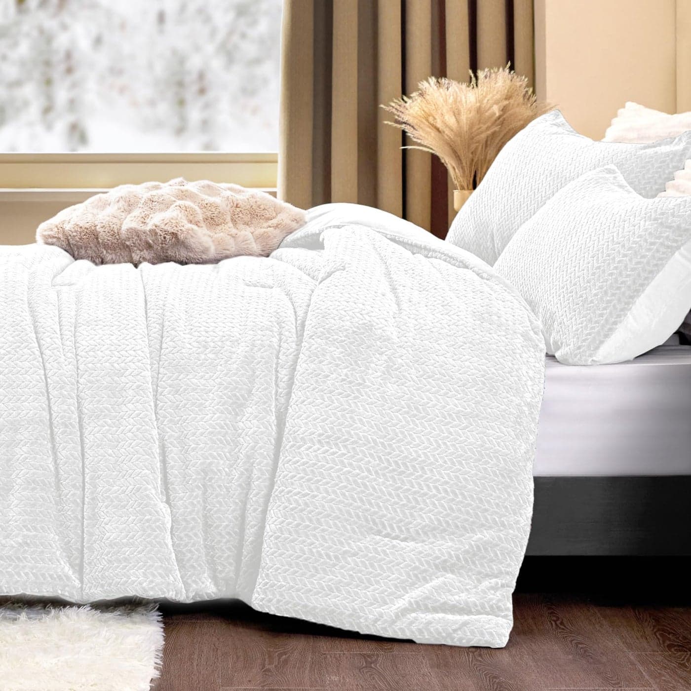 ChiXpace Fluffy Comforter King Set Furry White Leaves Pattern Faux Fur Bed Set Winter Ultra Soft Fuzzy Comfort Set Velvet Bedding Set for Bed with 2 Pillow Cases