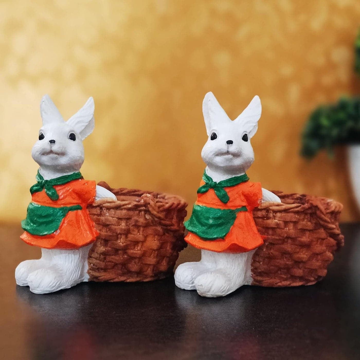 Maheshwari Handcrafted Polyresin Rabbit Planter Pot/Vase for Home Decor Office Reception Desk Garden Décor Small Decorative Rabbit Statue Planter Showpiece for Diwali Decoration Gift