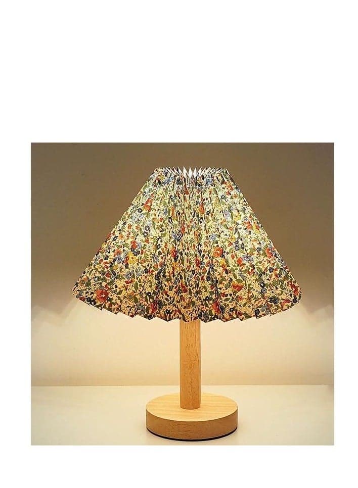 Cloth pleated table lamp