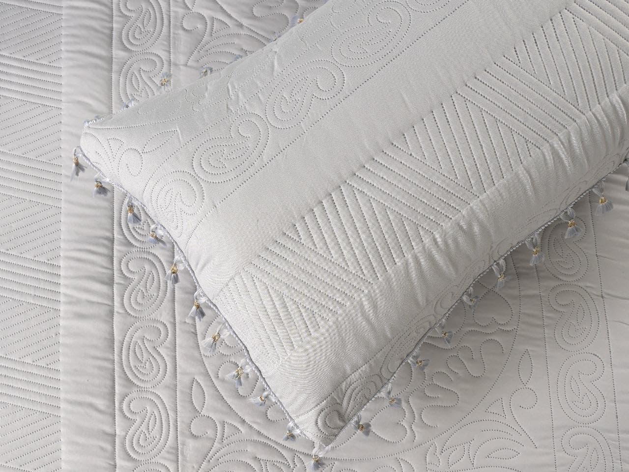 KNIT VIBES Premium Quilted Bedsheets/Bedcover Ultrasonic Reversible Bedspread with 2 XL Size Pillow Cover, Multipurpose 230x250 cms Bedsheets/Comforter, Silver Grey