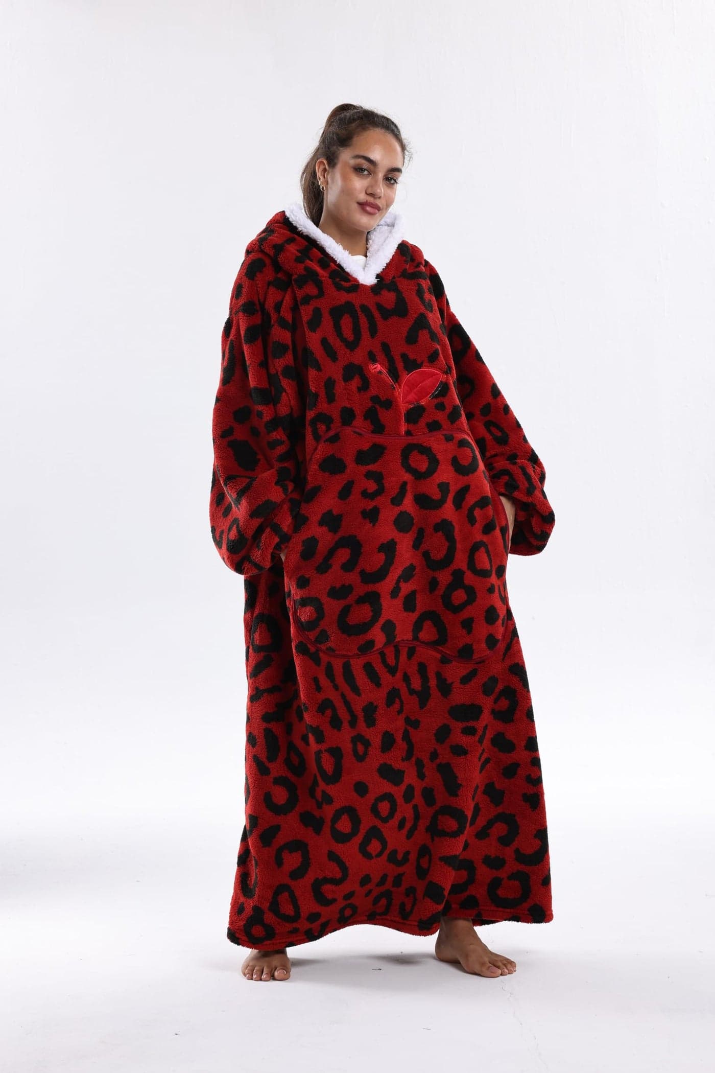 Capecage Wearable Blanket, Long Blanket Hoodie as Gifts for Women Men, Long Hooded Blanket for Men Women Blanket Hoodies (Red Leopard Print)