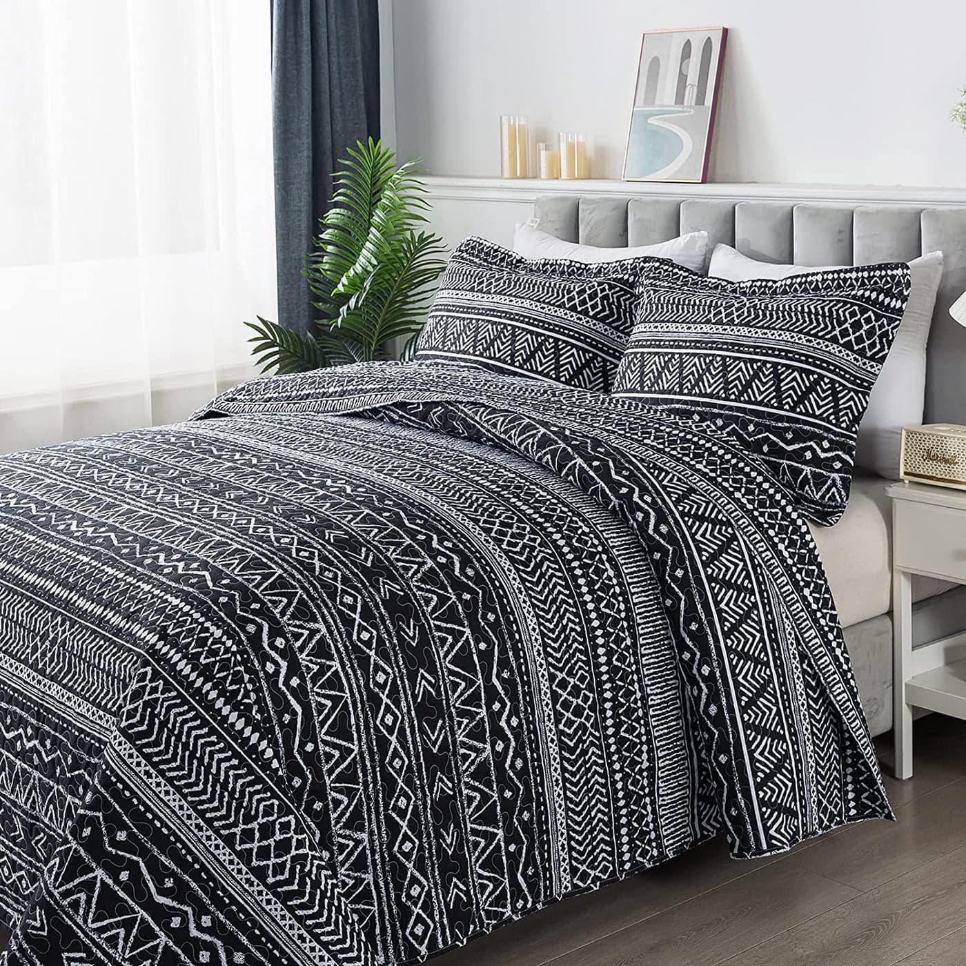 Travan 3Piece King Quilt Set Striped Pattern Microfiber Soft Lightweight Bedding Set with Shams for All Season Black Strips King Size