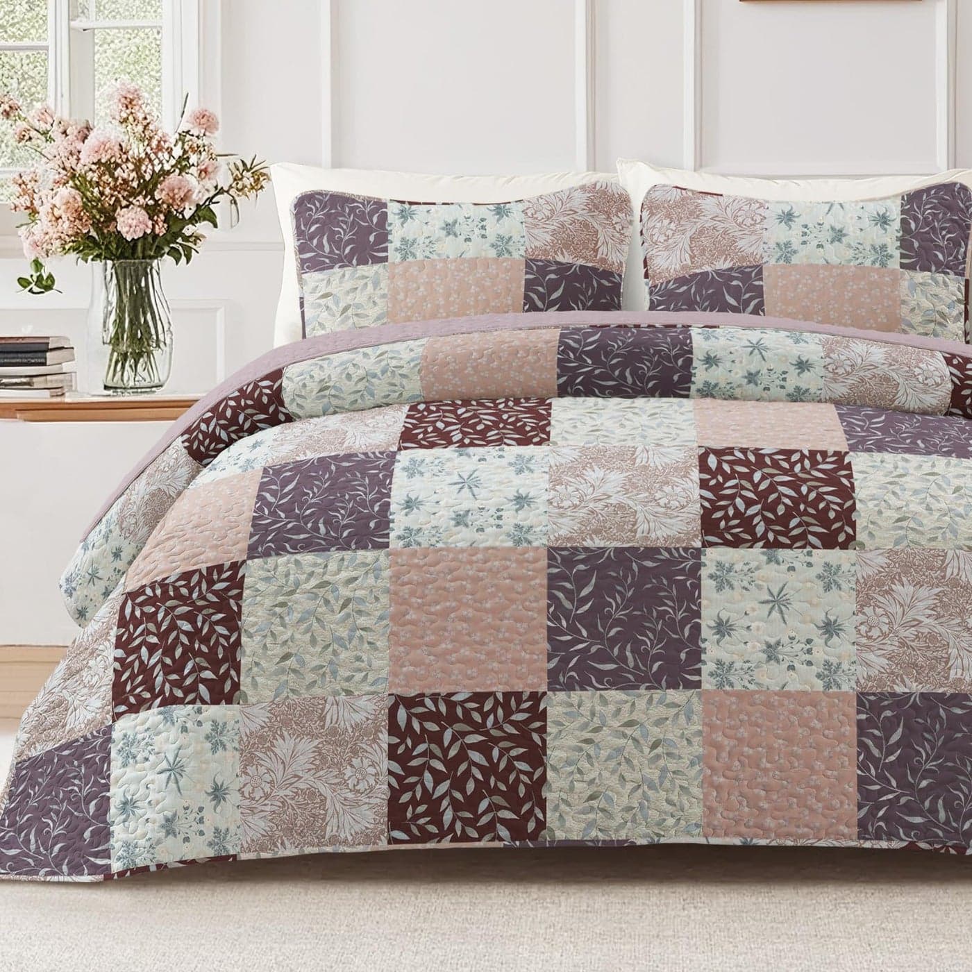 Exclusivo Mezcla Reversible Boho Quilt Set King Size 3 Pieces Patchwork Brown All Season Bedspreads Ultra Soft Floral Coverlet Bedding Set with Printed Pattern 1 Quilt 2 Pillow Shams
