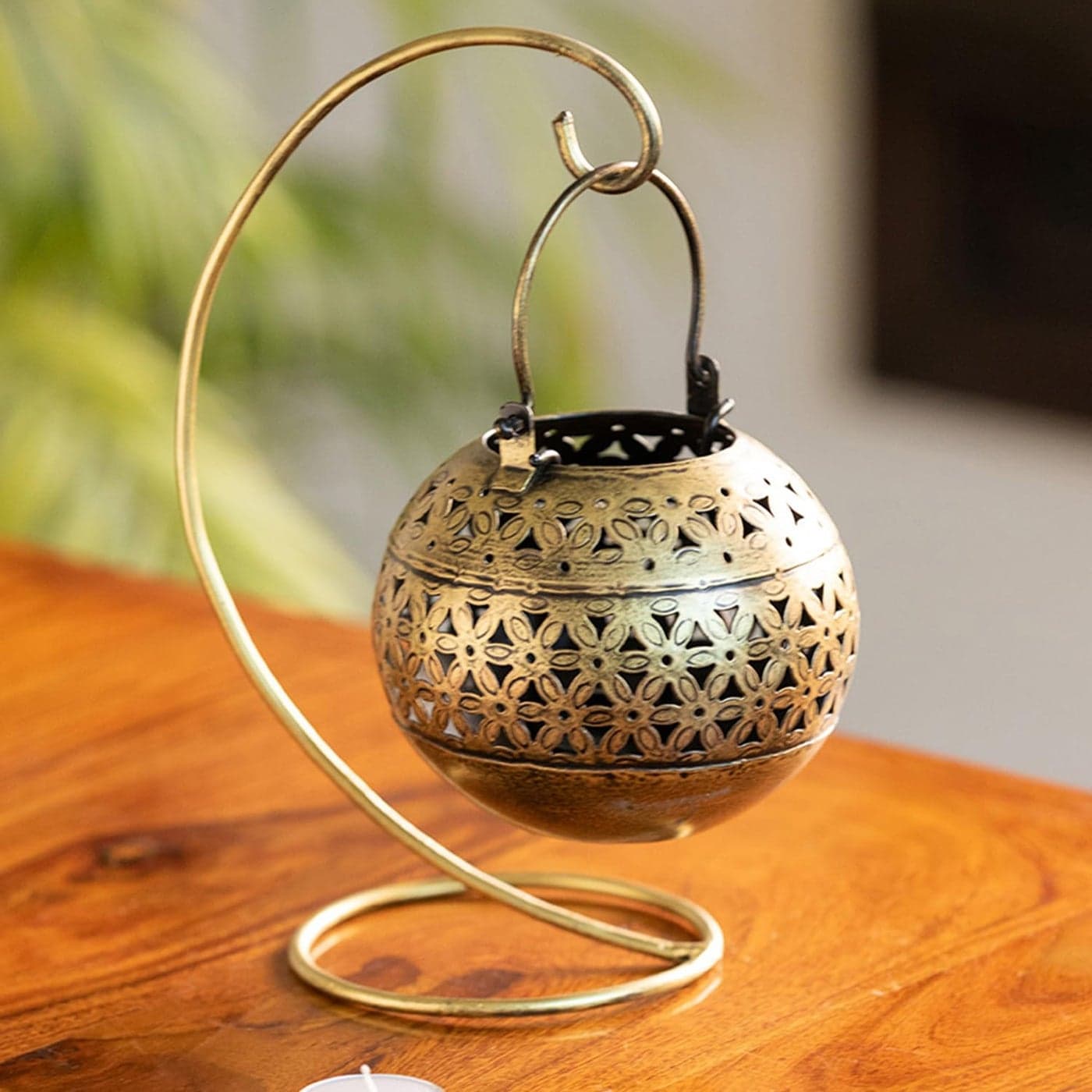ExclusiveLane Blossom Blooms Metal HandEtched Table Tealight Candle Holder Stand for Home Decoration 10 Inch 04 Kg