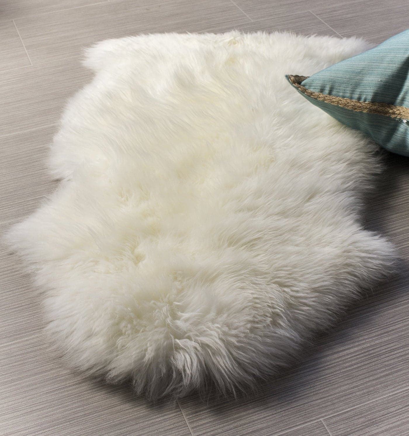 Premium Genuine Fur Sheepskin Rug - Real N.Z. 100% Sheepskin Natural Luxury Fluffy Lambskin Fur Area Rug - Seat Cover for Sofa Chair and Bedroom - 2' W x 3'L - Natural Creamy White Wool