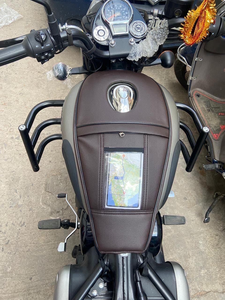 Sahara Seats Single Zip Mobile Tank Cover Compatible with All New Classic 350/Be Reborn Next Gen (Brown)