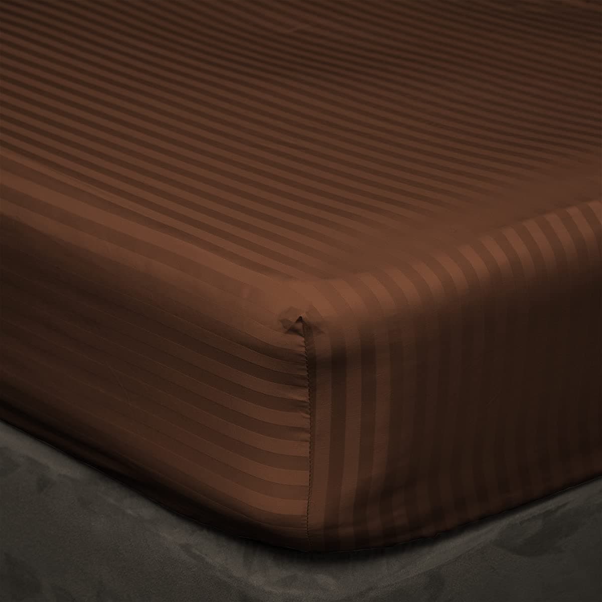 Super Soft All Around Elastic Fitted Bedsheet with 8inch DeepPocket and 2 Pillow Cover 600 Thread Count 3 Piece Fitted Bedsheets Set 100 Egyptian CottonChocolate StripeKing Size