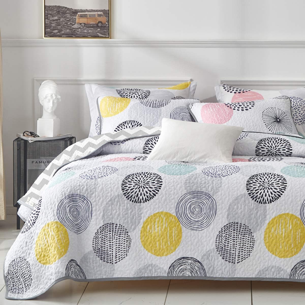 UOZZI BEDDING 3 Piece Reversible Quilt Set Queen Size 90x90 Soft Microfiber Lightweight Coverlet Bedspread Summer Comforter Set Bed Cover Blanket for All Season Pink Yellow Teal Colorful Dots