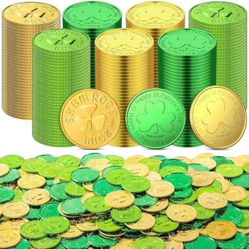 Sanwuta 600 Pcs St Patricks Day Gold Coins Plastic Gold Green Lucky Coins St Patricks Day Decorations 3 Clover Coins Shamrock Leprechaun Coins for Irish Party Table Favors