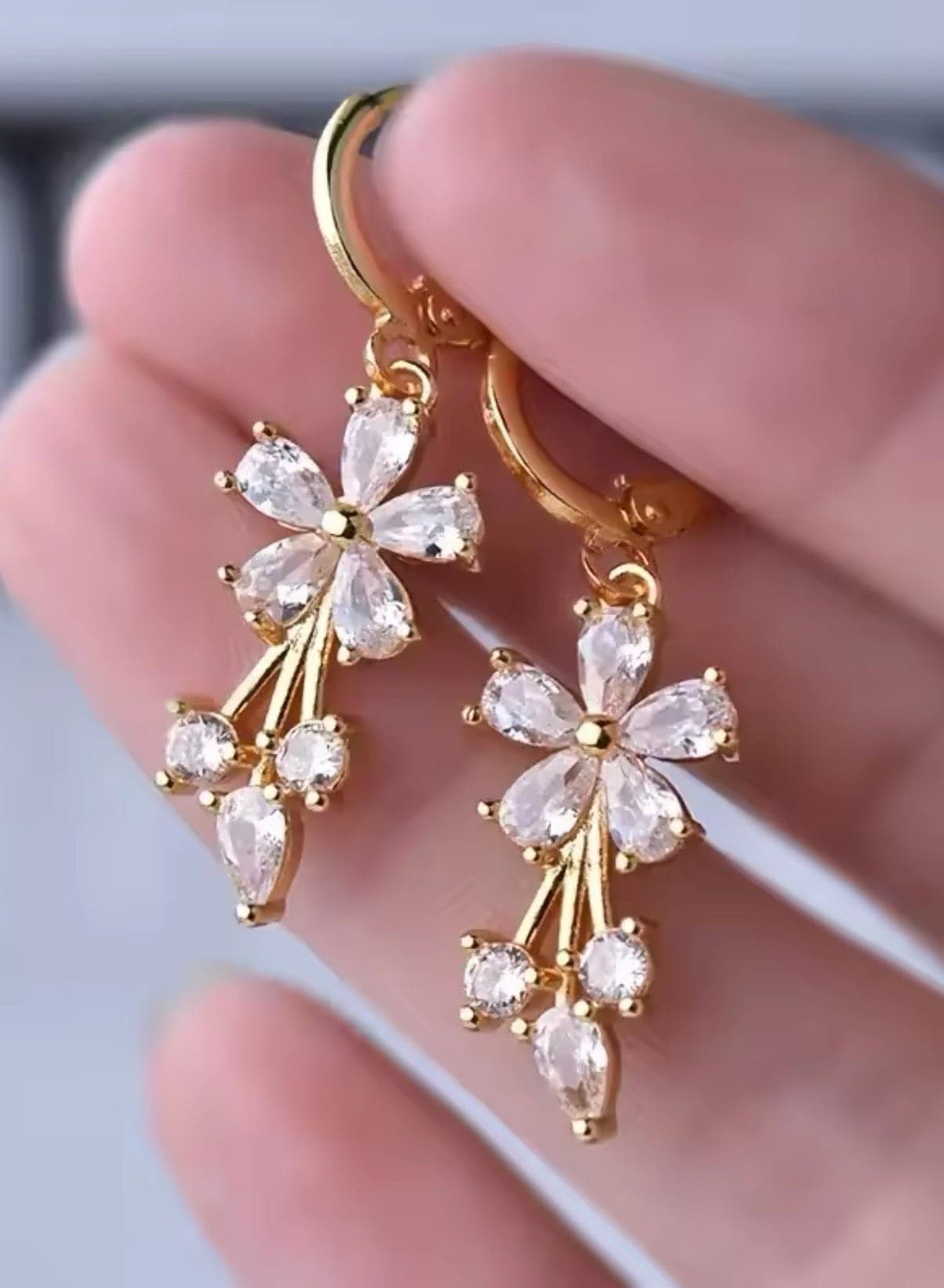 Trendy Earrings For Women Inlaid With Zirconia