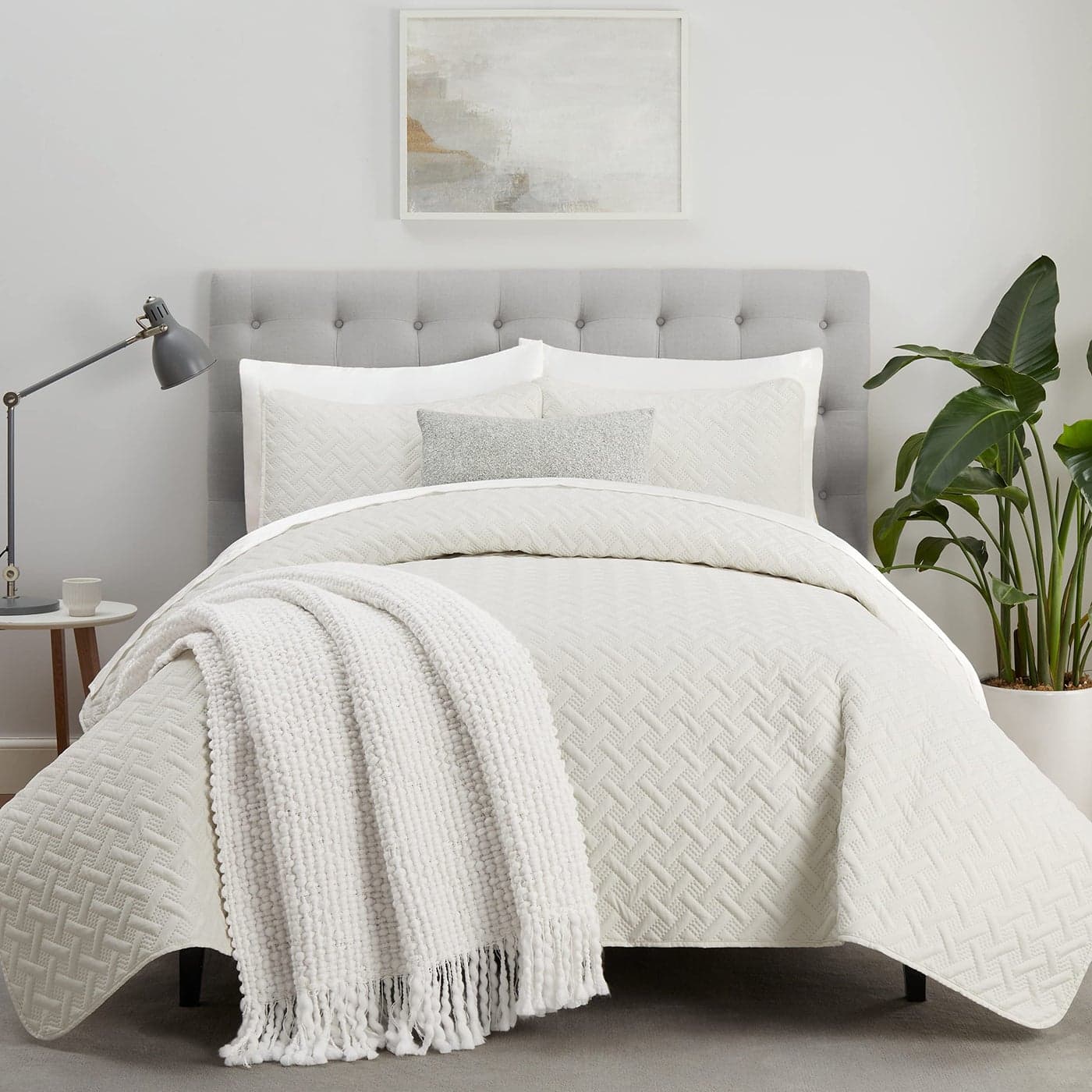 Serta ComfortSure Soft 3Piece FullQueen Quilt Bedding Set Includes BedspreadCoverlet and Pillow Shams Bedding for All Seasons Machine Washable Ivory