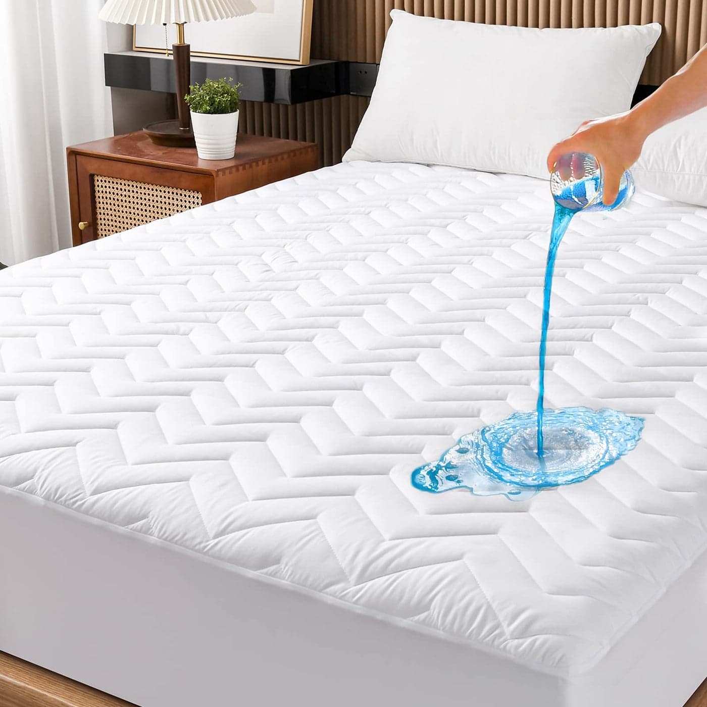 Queen Size Waterproof Mattress Protector Quilted Breathable UltraSoft Filling Mattress Pad Fitted Deep Pocket Mattress Cover Fits 625 Mattress White