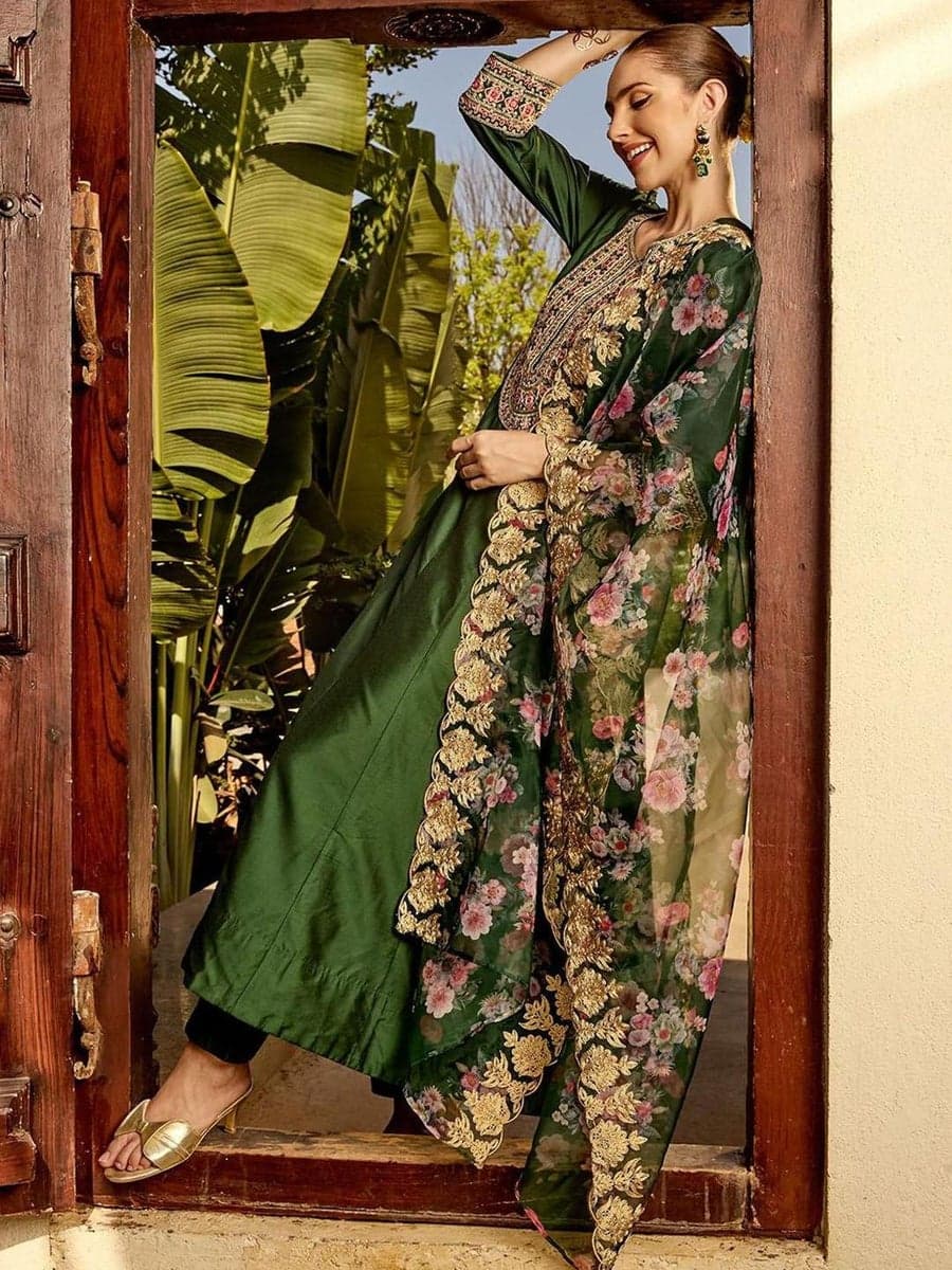 Ishin Embroidered Kurta with Floral Print Dupatta Set