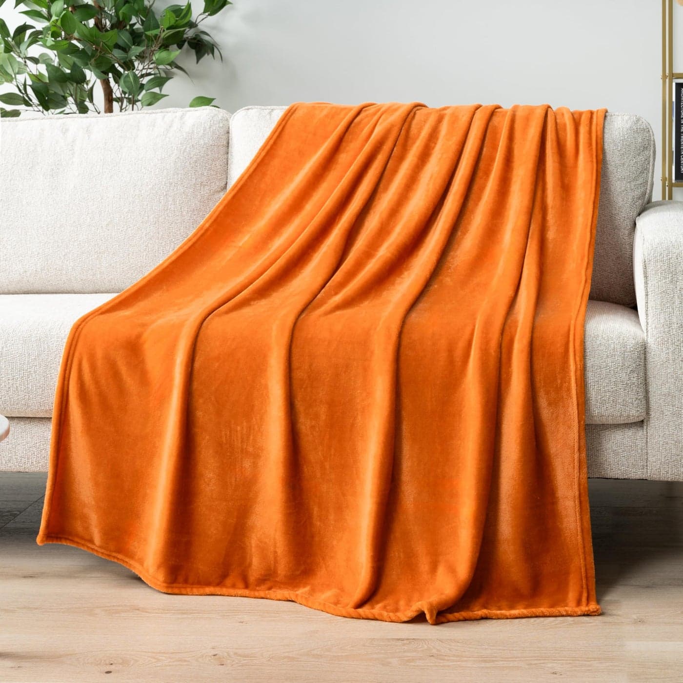 PAVILIA Orange Fleece Throw Blanket for Couch Twin Size Peach Coral Super Soft Fall Flannel Throw for Sofa Luxury Plush Microfiber Blanket Twin Bed Home Decorative Velvet Gift Blanket 60x80