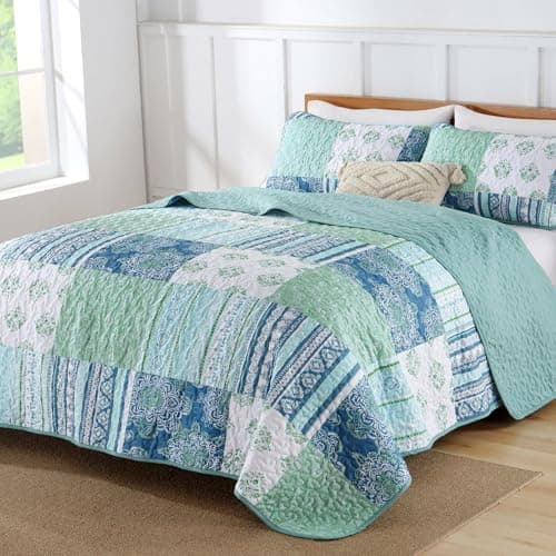 Dintszyayue Green Quilt Set King Size, Boho Plaid Patchwork Bedspreads Coverlet Set,3 Pieces Soft Lightweight Microfiber Quilt Bedding Set for All Seasons,1 Quilt and 2 Pillow Shams-104 x90