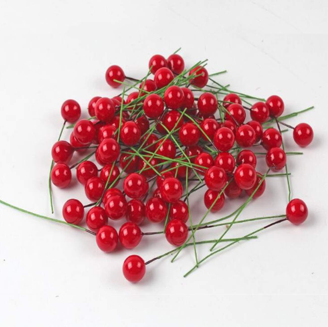Forty Wings Christmas Pack of 50 Red Artificial Holly Berries for Tree Decorations Christmas Wreath Decorations Making Supplies Wedding Party Favor Party Decoration (50 Red Berries)