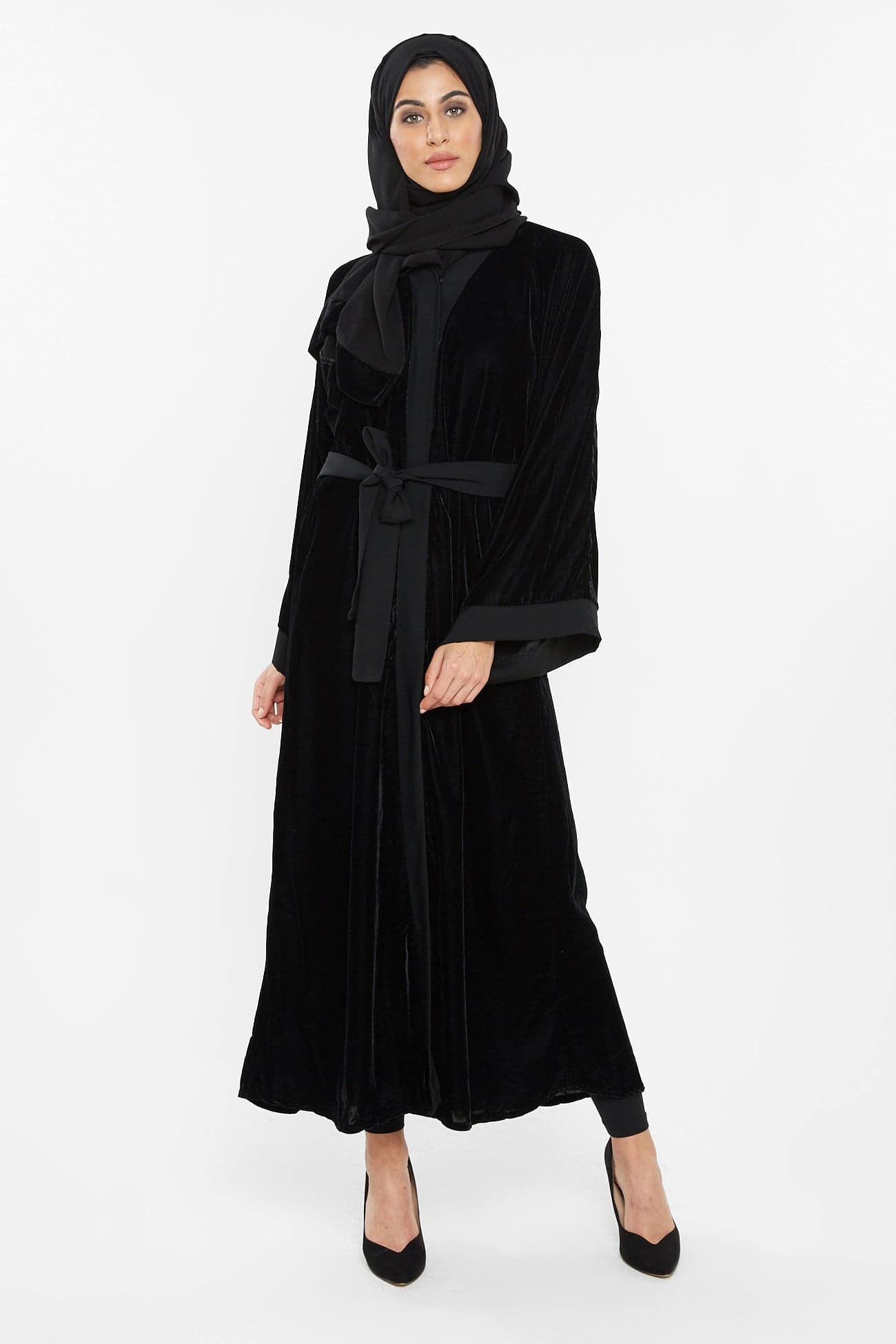 A simple light weighed abaya with a belt for better fittingThe abaya comes with a matching sheila.-AJ117A