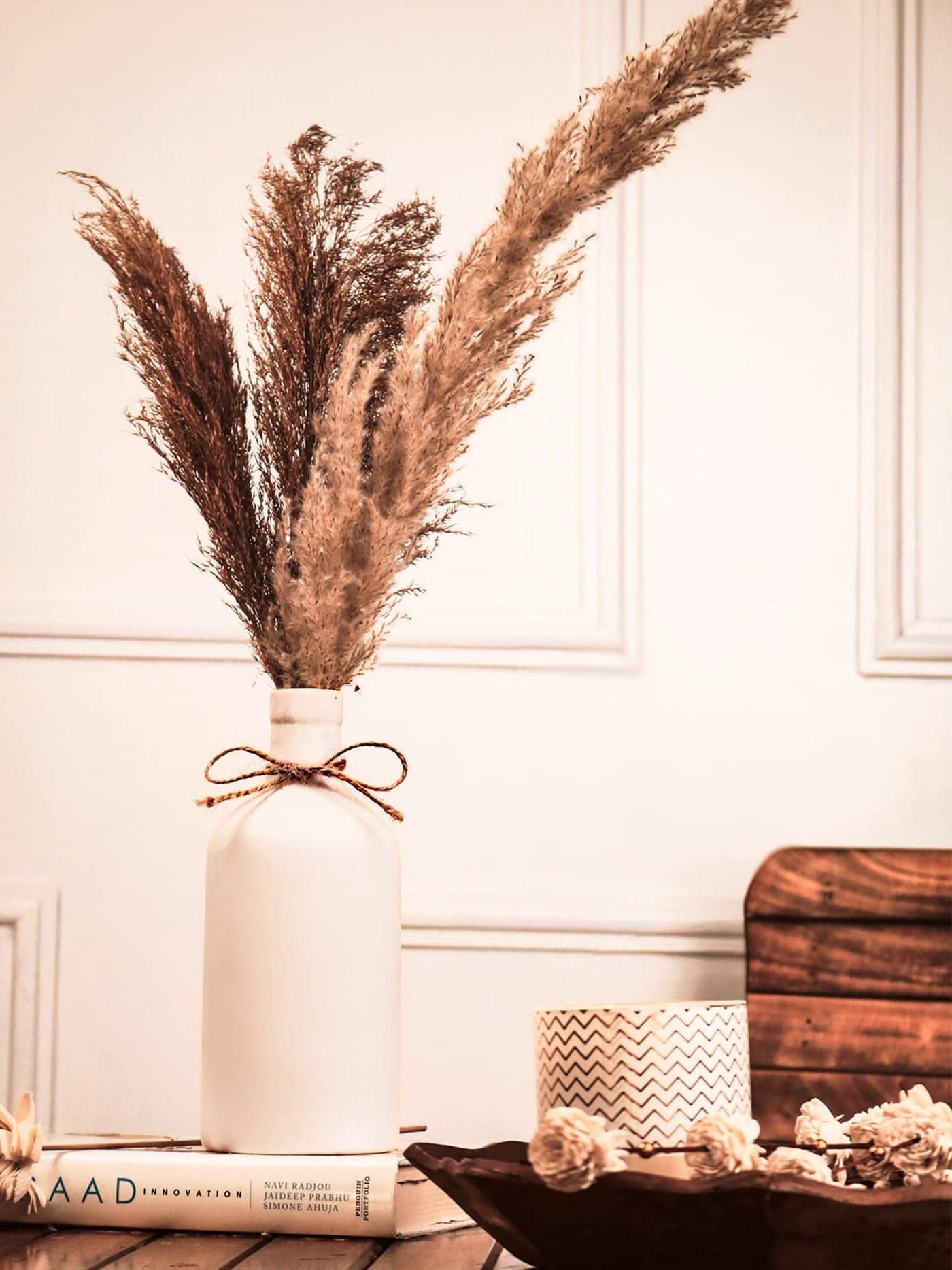 PUREZENTO White Ceramic Bottle Vase 8 Inch - Pack of 1 | Modern Pampas Vases for Home Decor, Wedding, Dinner Table Centerpiece & Showpiece | Decorative Bottle Vase for Flowers and Pampas Grass