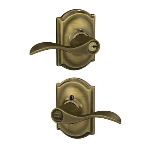 SCHLAGE Accent Lever with Camelot Trim Keyed Entry Lock in Antique Brass - F51A ACC 609 CAM