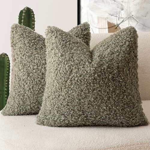 Foindtower 2 Pieces 18x18 Inch Sage Green Faux Fur Throw Pillow Cover Accent Sherpa Pillow Fuzzy Soft Pillowcases Sheepskin Decorative Fleece Cushion Case for Bed Couch Living Room