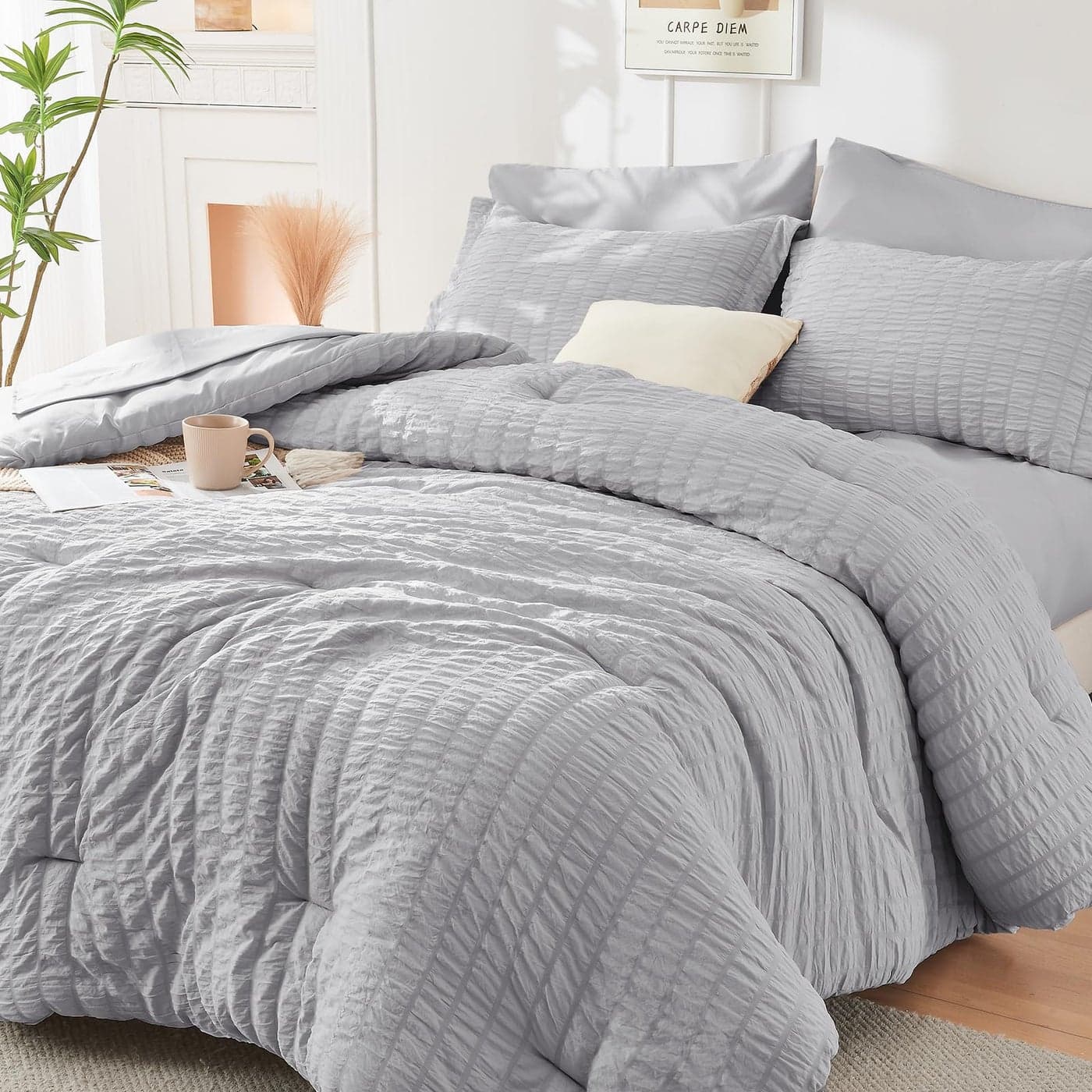 HYMOKEGE Light Grey Queen Comforter Set Seersucker 7 Pieces All Season Luxury Bed in a Bag for Bedroom Bedding Set with Comforters Sheets Pillowcases Shams